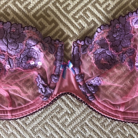 Victoria’s Secret underwire bra - Picture 9 of 10